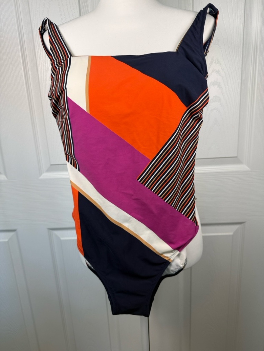 is a Gottex Maritime One-Piece Swimsuit, color block pattern size 6 - Picture 7 of 7